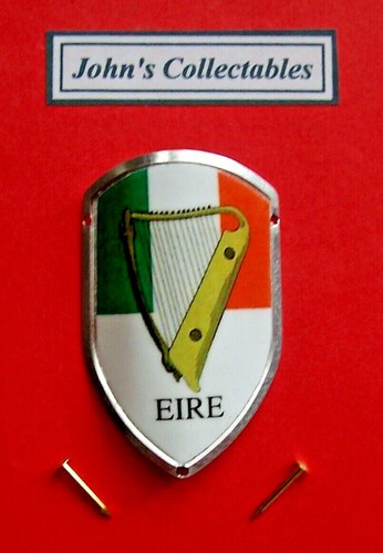Eire with harp walking - with, /